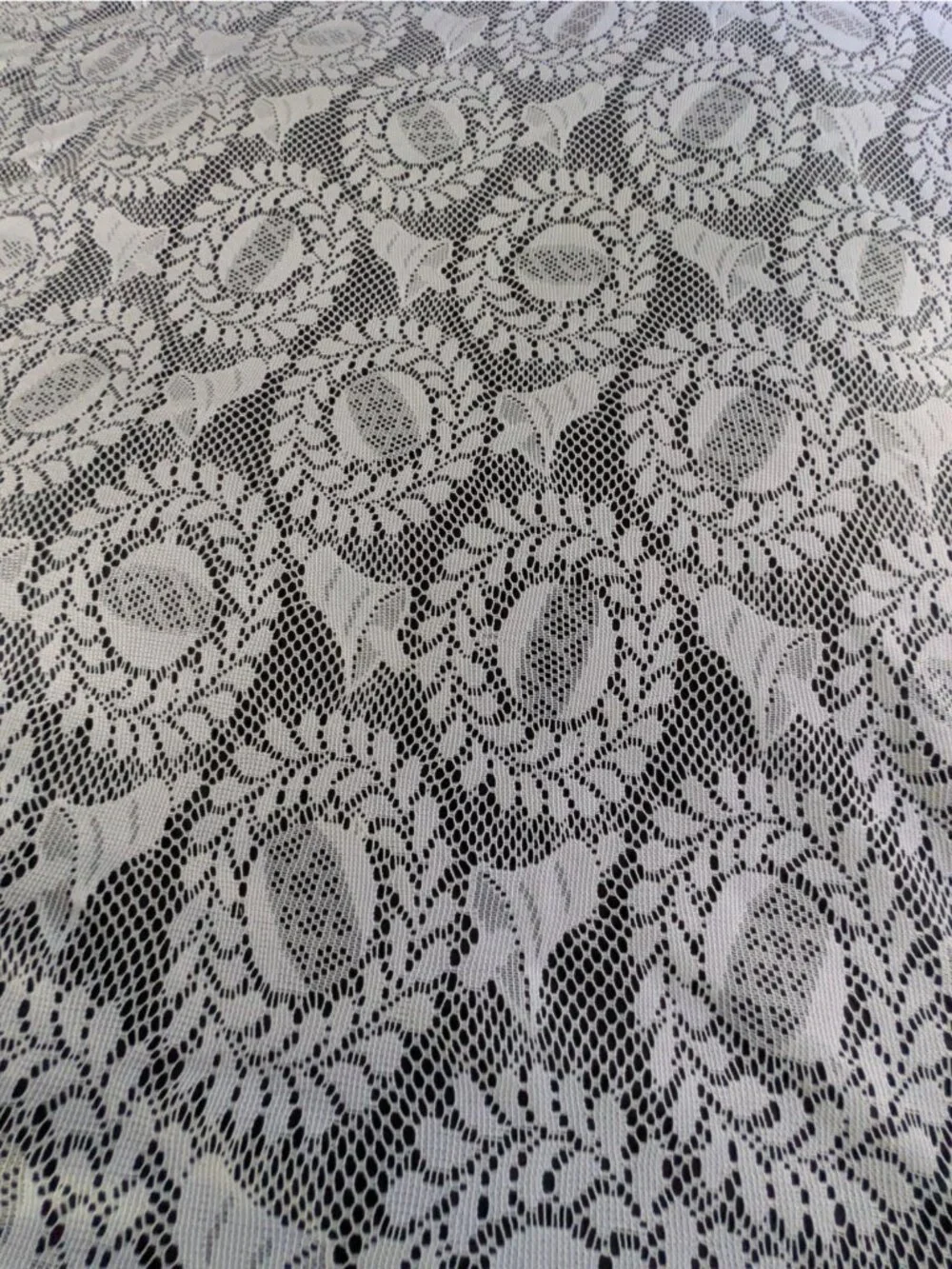 Vintage Pictorial Lace Tablecloth White Christmas Bells Balls Wreaths 65x80